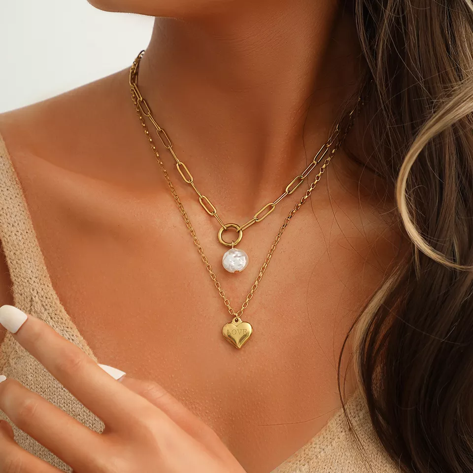 ELEGANT NECKLACE