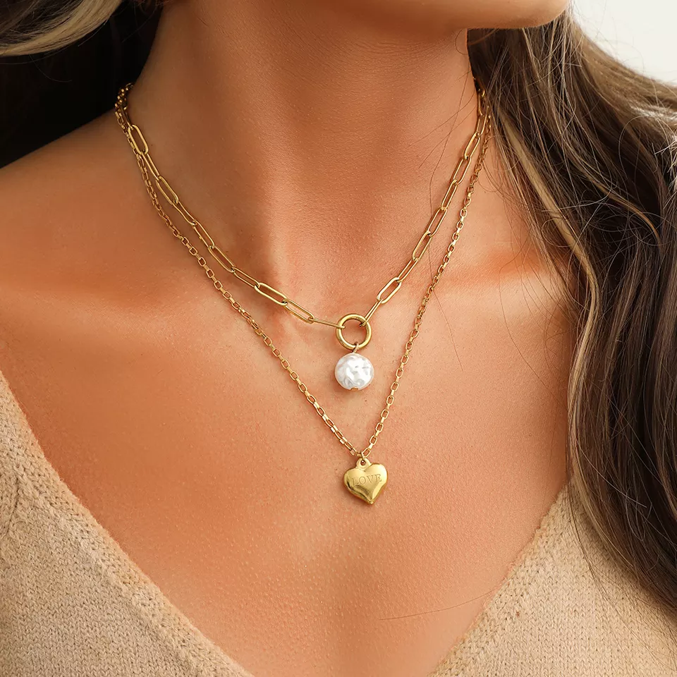 ELEGANT NECKLACE