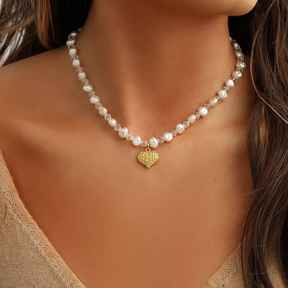 HEART NECKLACE