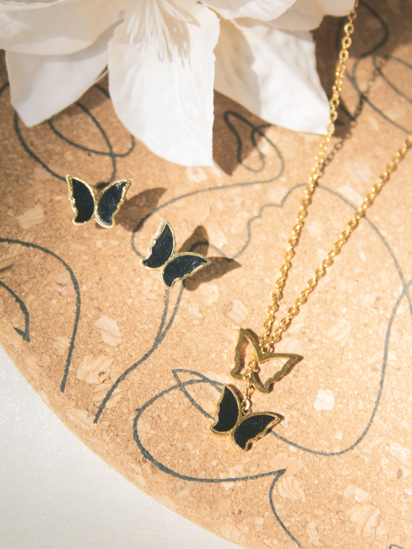 MELNO TAUREŅU KOMPLEKTS