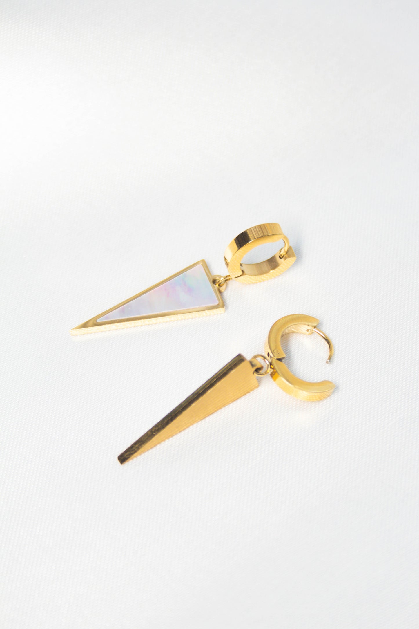 TRIANGLE EARRINGS
