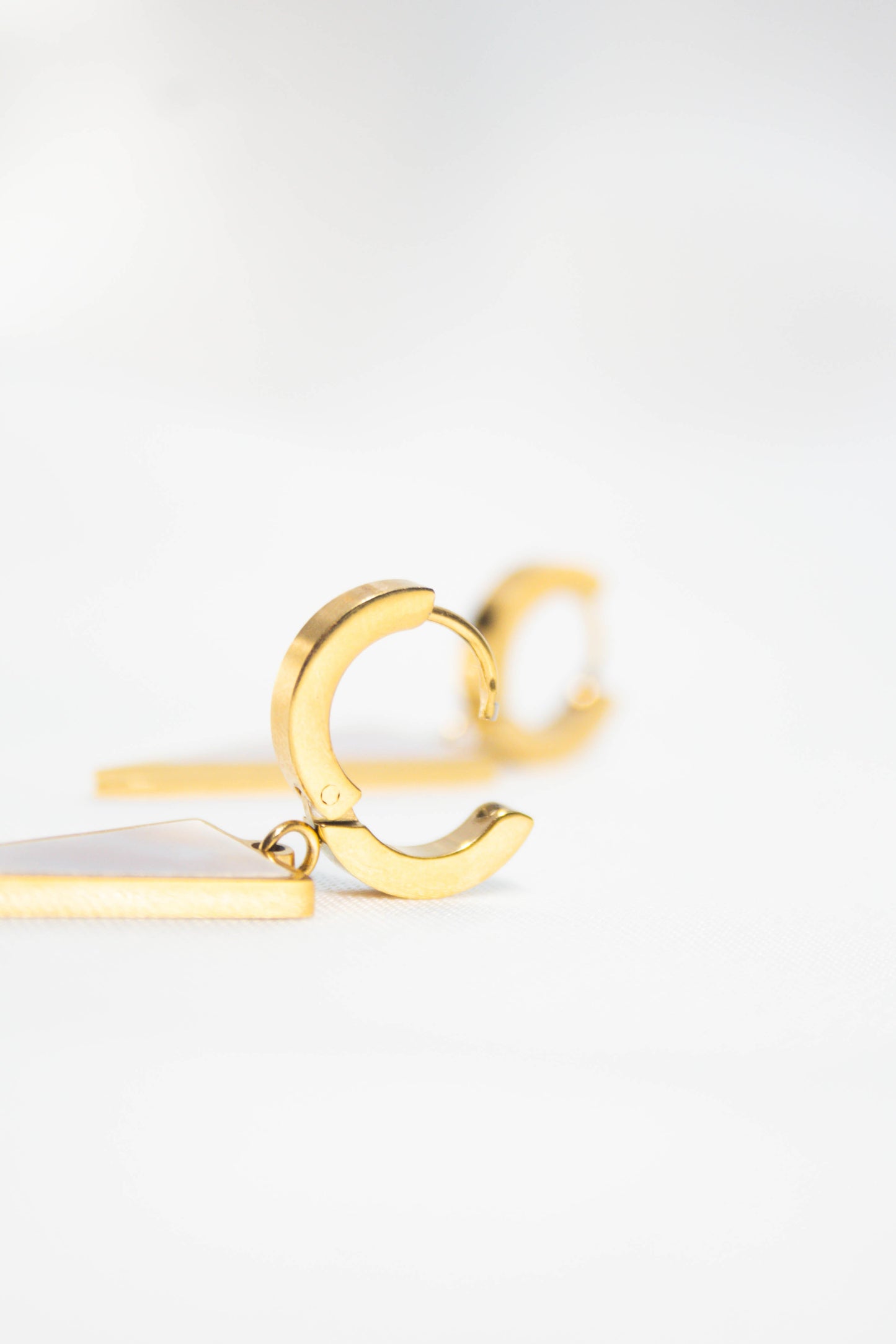 TRIANGLE EARRINGS