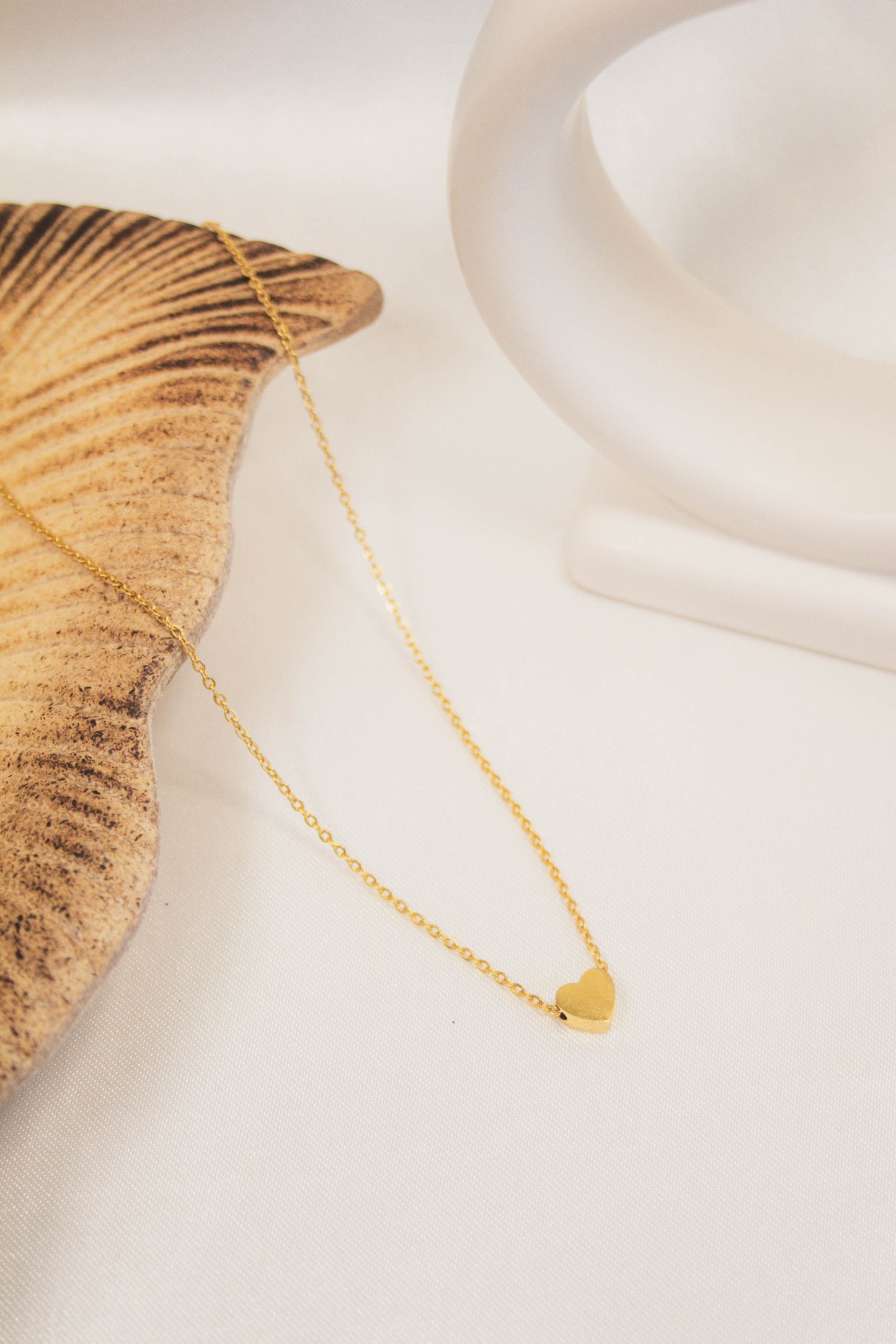 SMALL HEART NECKLACE