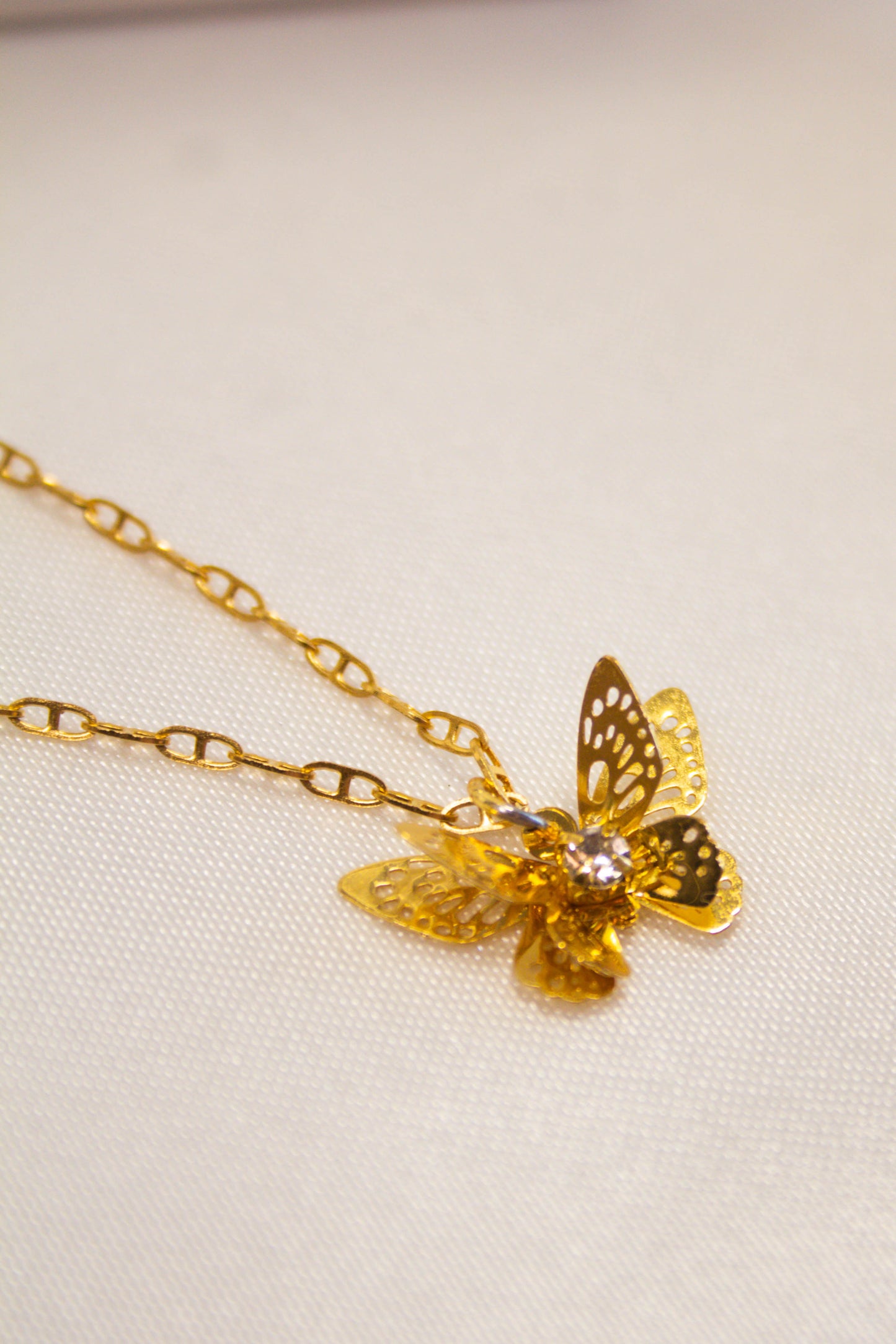 GOLD BUTTERFLY NECKLACE