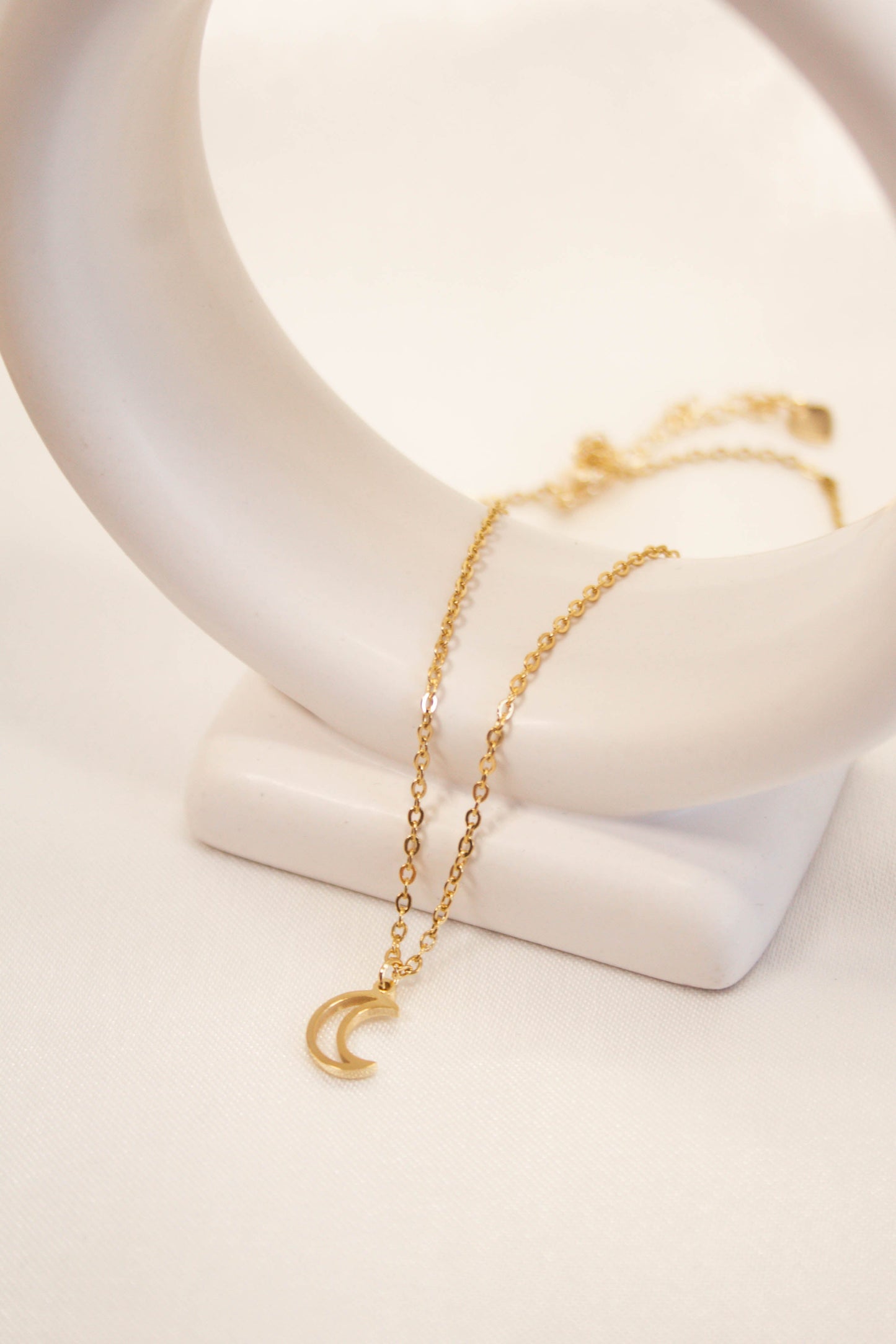 SMALL MOON NECKLACE