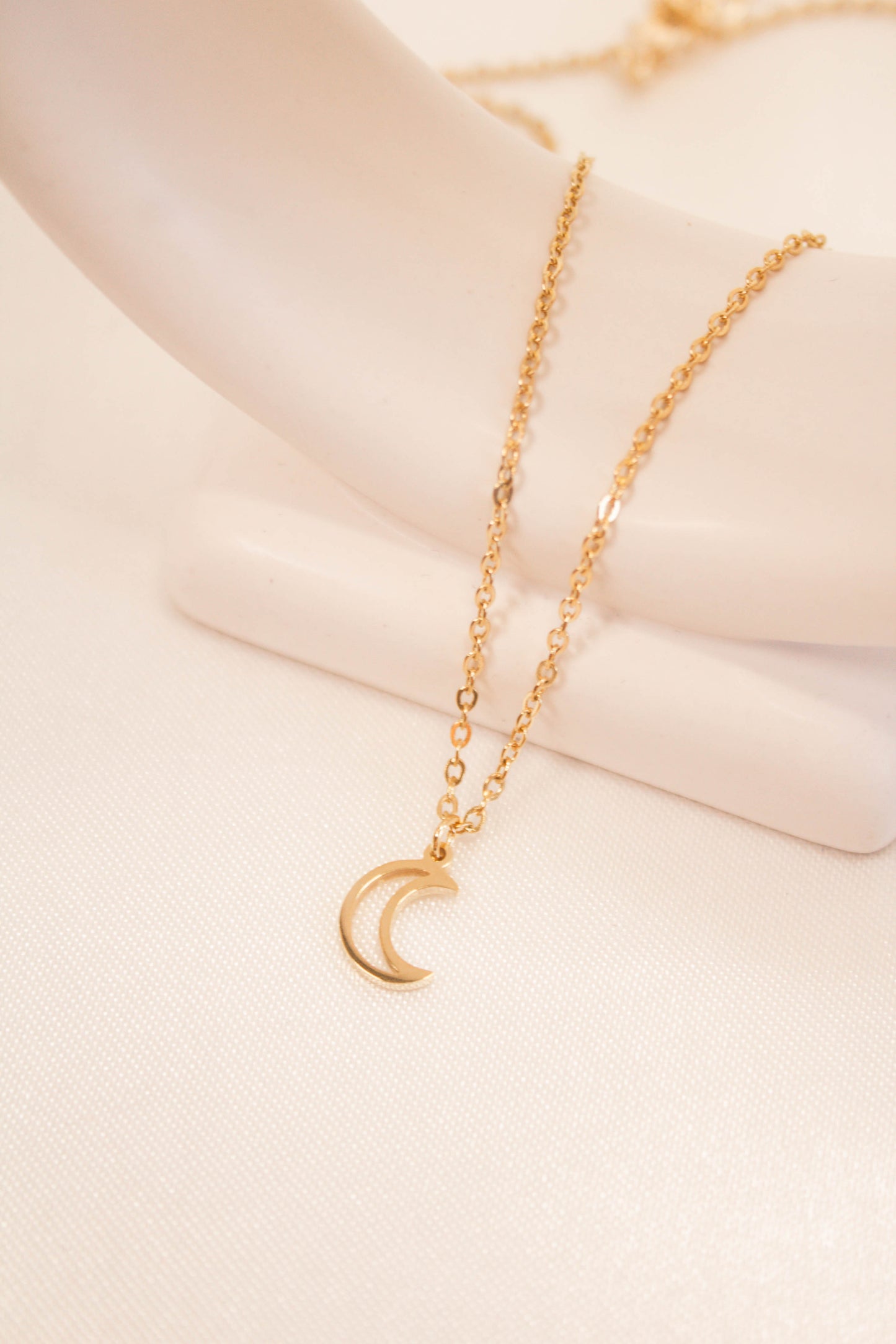 SMALL MOON NECKLACE