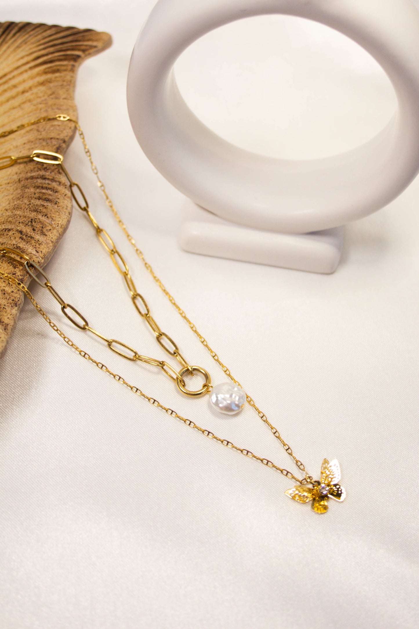 ELEGANT NECKLACE