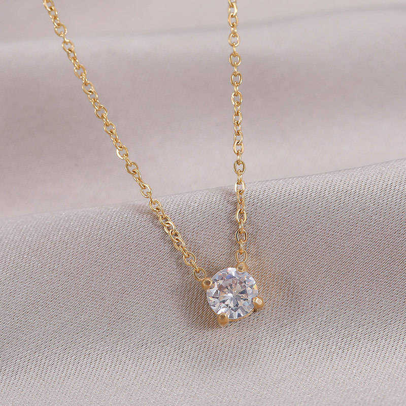 SMALL DIAMOND NECKLACE